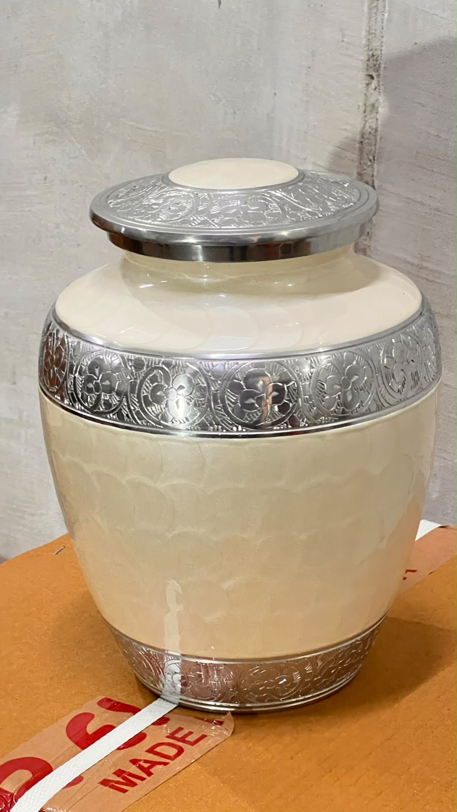 Aluminium Urn - Silver design - AU 104